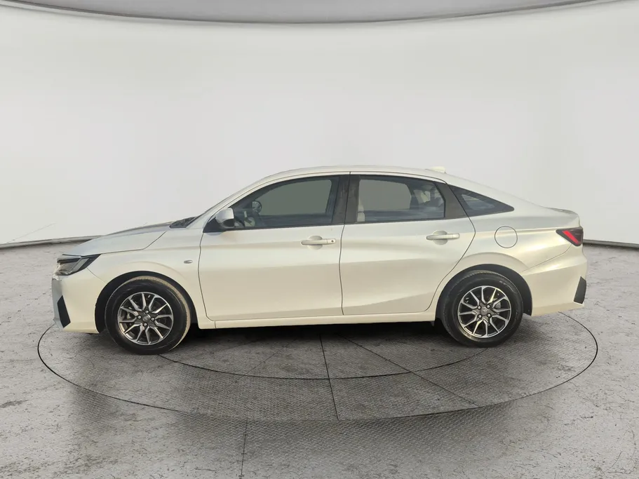2023 Toyota Yaris  Y 