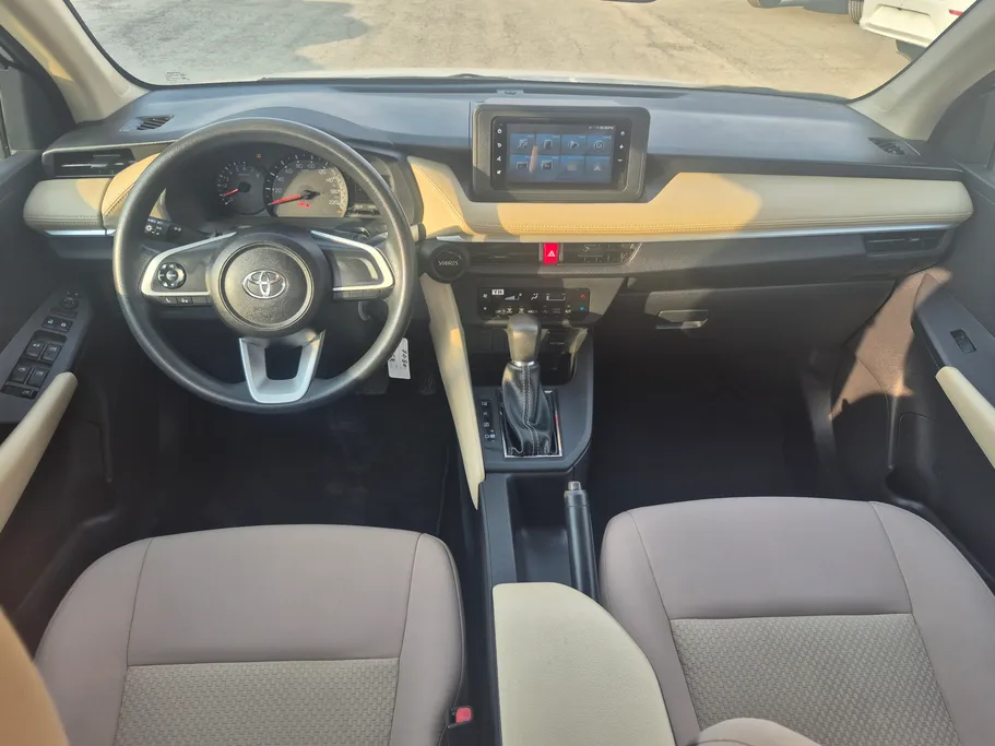 2023 Toyota Yaris  Y 