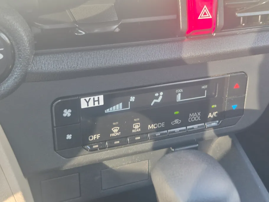 2023 Toyota Yaris  Y 