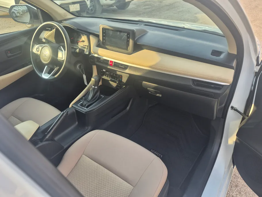 2023 Toyota Yaris  Y 
