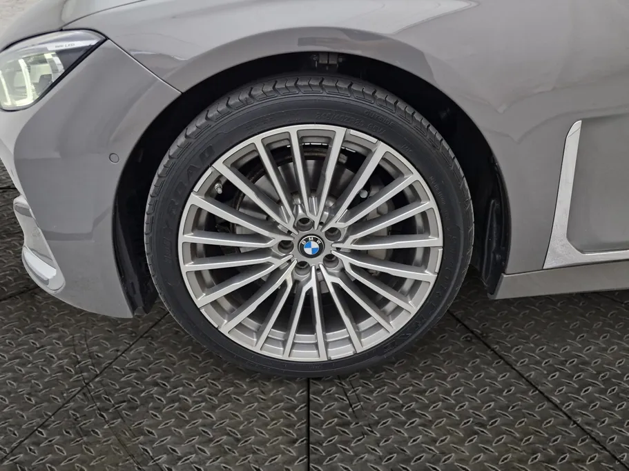 2022 BMW 7 Series 730Li 