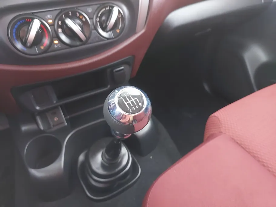 2020 Nissan Navara SE 