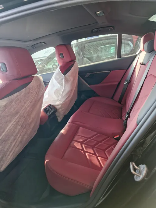 بي ام دبليو الفئة الخامسة 520i 2027 