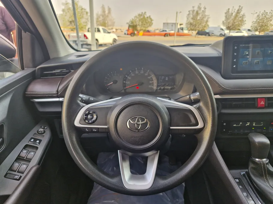 2023 Toyota Yaris  Y 