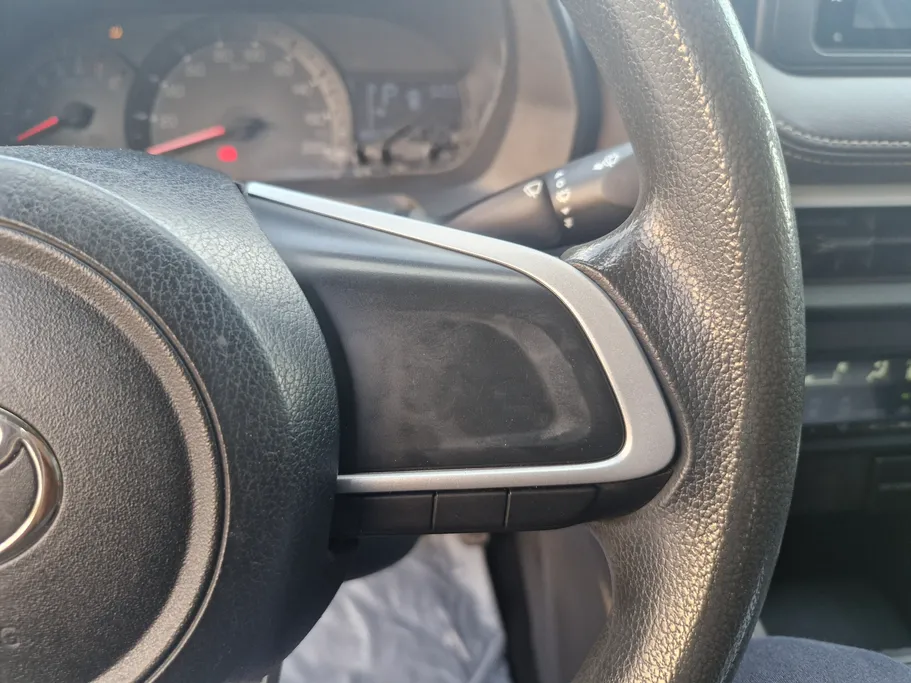 2023 Toyota Yaris  Y 