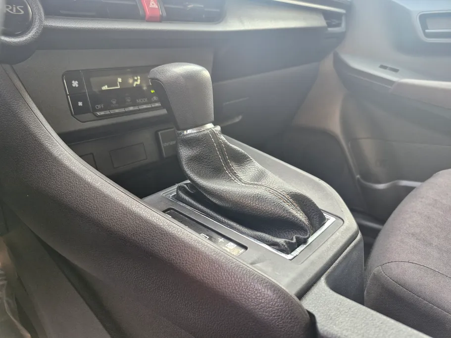 2023 Toyota Yaris  Y 
