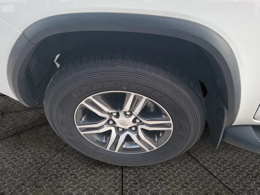 2023 Toyota Fortuner VX 