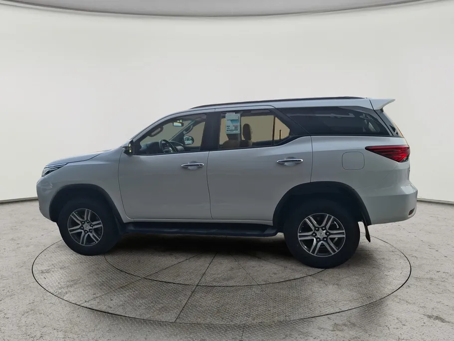 2023 Toyota Fortuner VX 