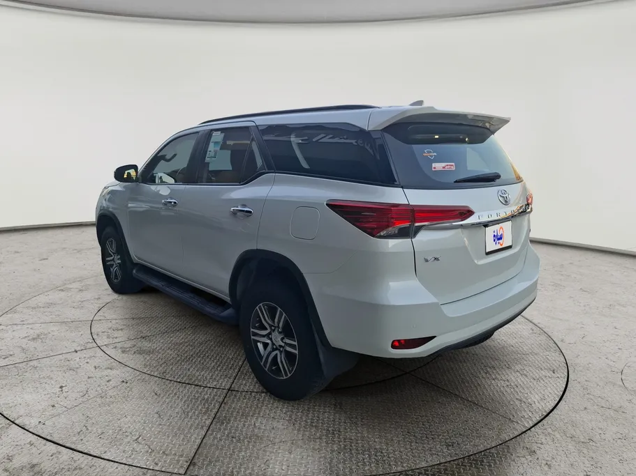 2023 Toyota Fortuner VX 