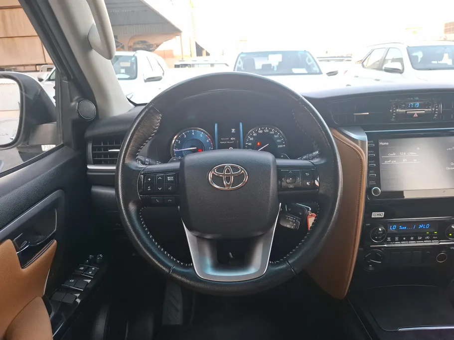 2023 Toyota Fortuner VX 