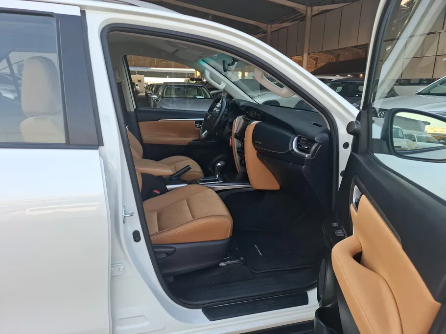 2023 Toyota Fortuner VX 
