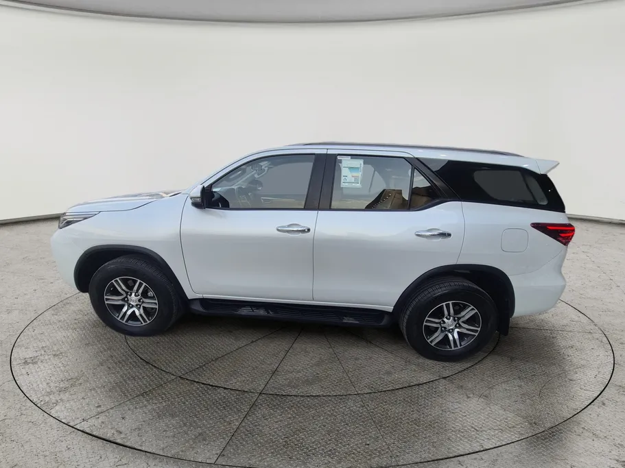 2024 Toyota Fortuner VX 