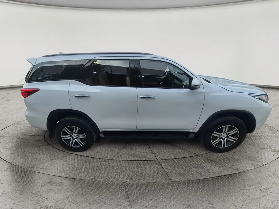 2024 Toyota Fortuner VX 