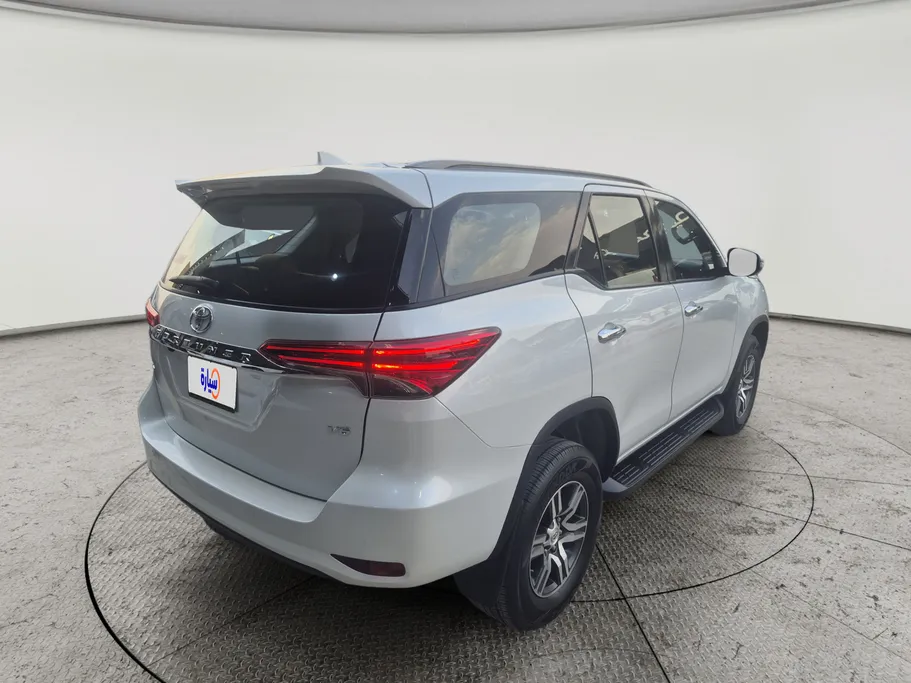 2024 Toyota Fortuner VX 