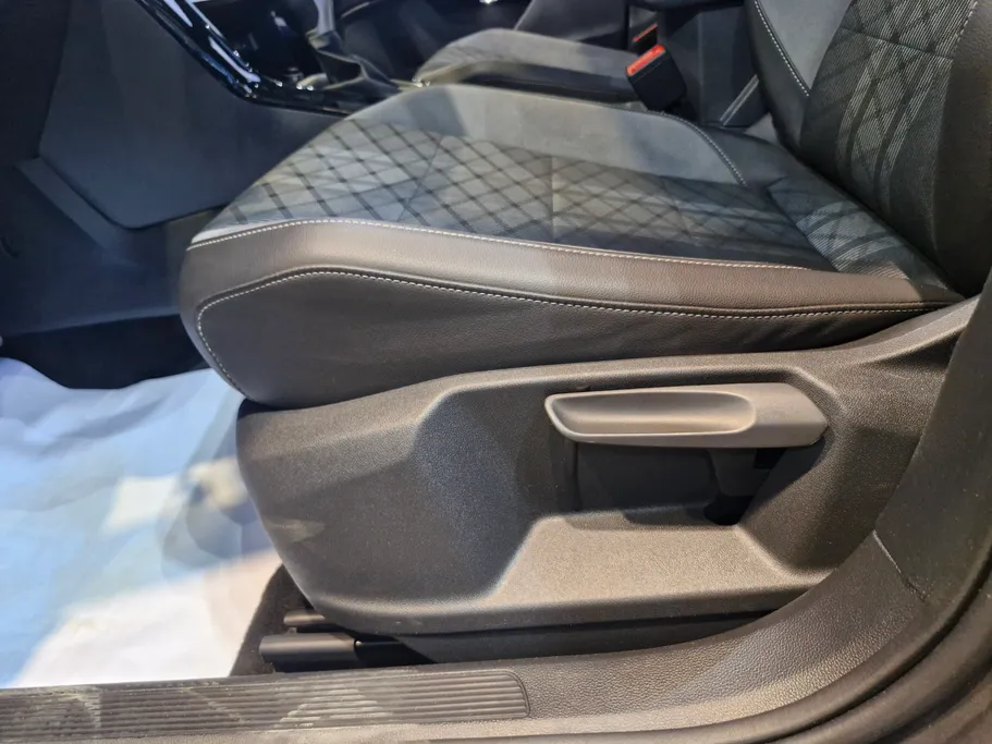 2023 Volkswagen T Roc ار لاين 