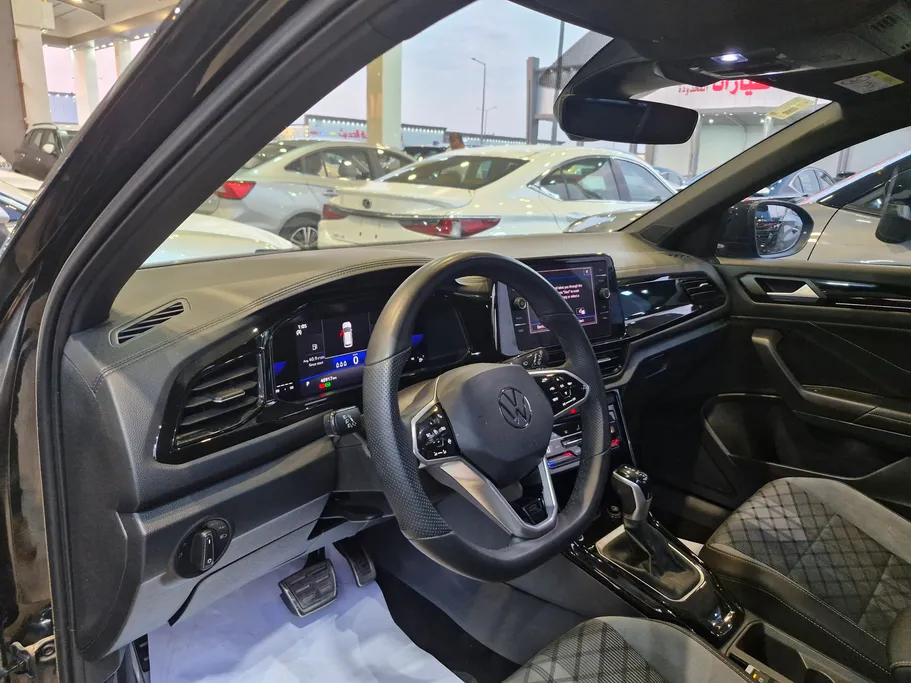 2023 Volkswagen T Roc ار لاين 