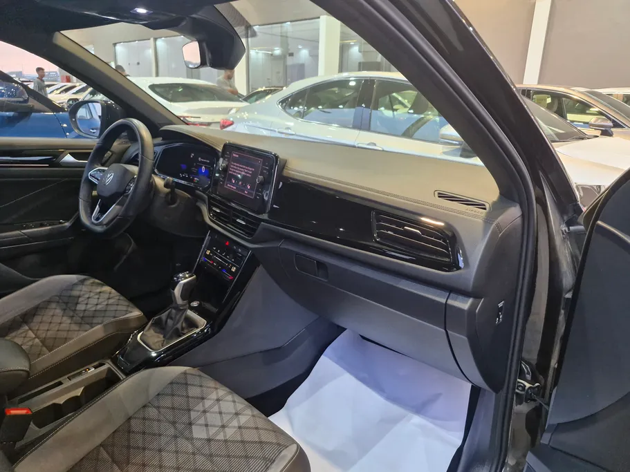 2023 Volkswagen T Roc ار لاين 