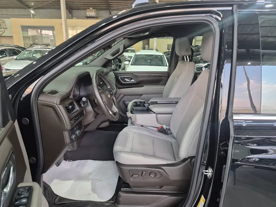 2024 Chevrolet Suburban LS 