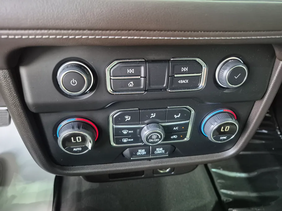 2024 Chevrolet Suburban LS 