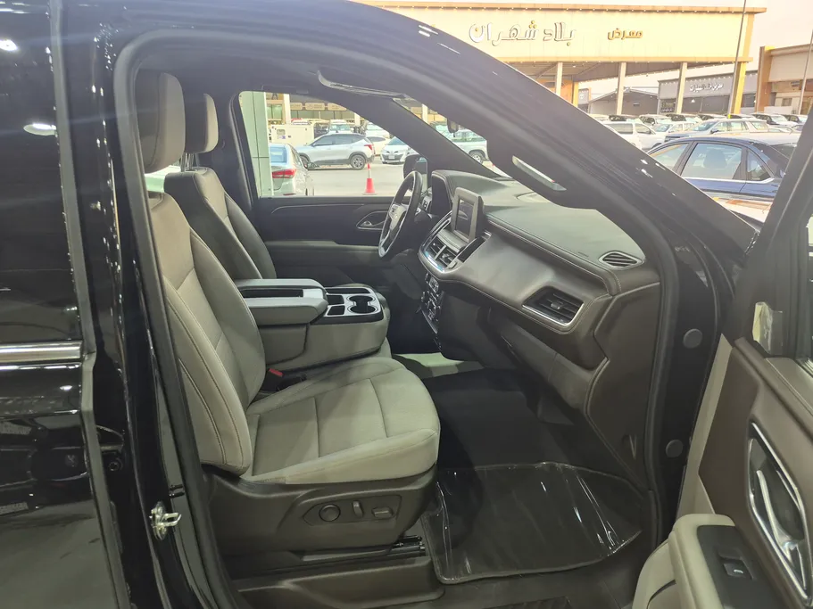 2024 Chevrolet Suburban LS 
