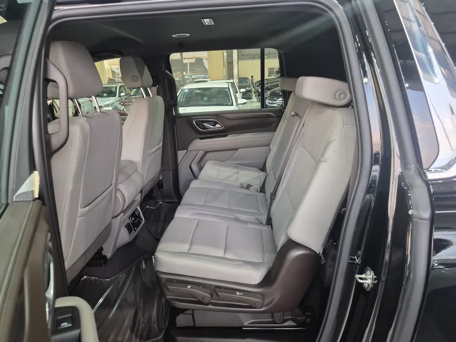 2024 Chevrolet Suburban LS 