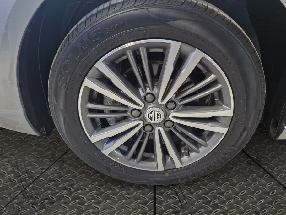 2024 MG 5 COM 