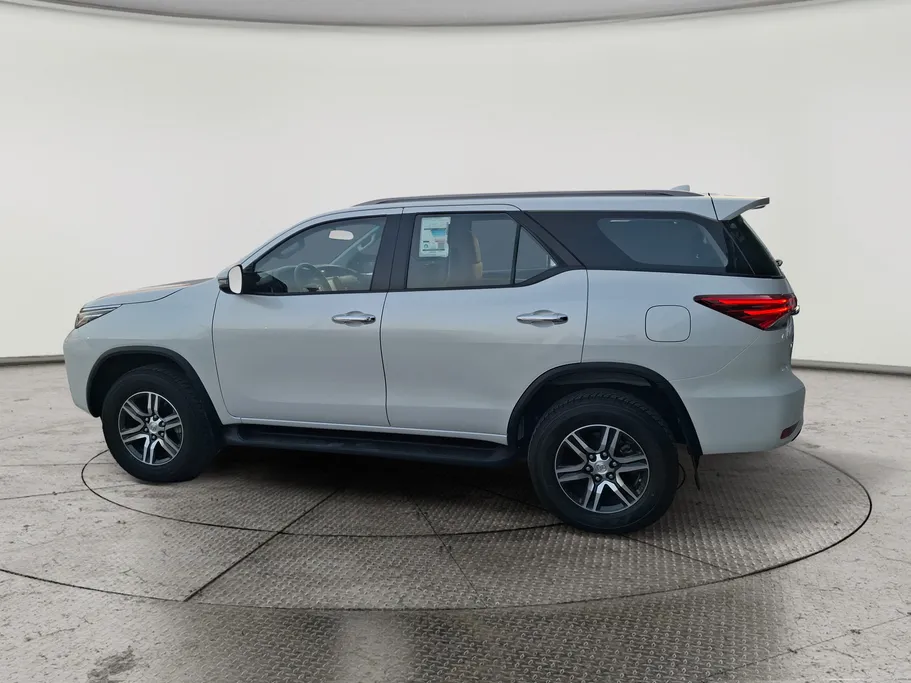 2023 Toyota Fortuner VX 