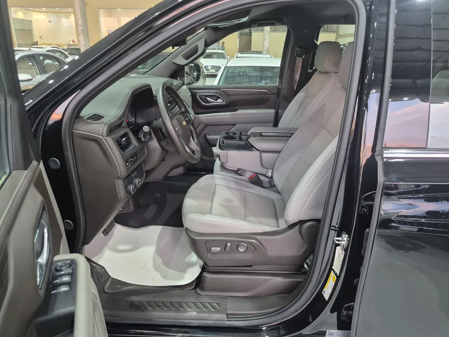 2024 Chevrolet Suburban LS 
