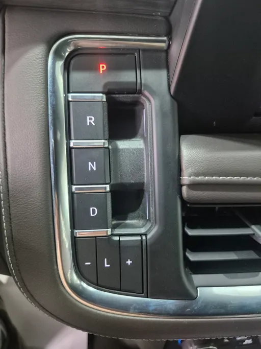 2024 Chevrolet Suburban LS 