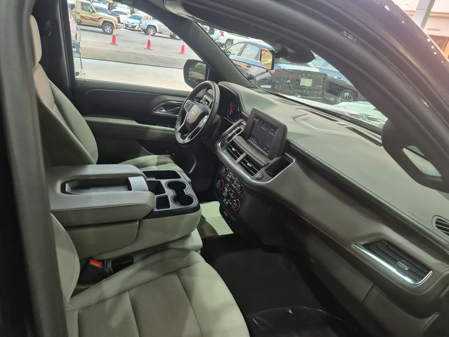 2024 Chevrolet Suburban LS 