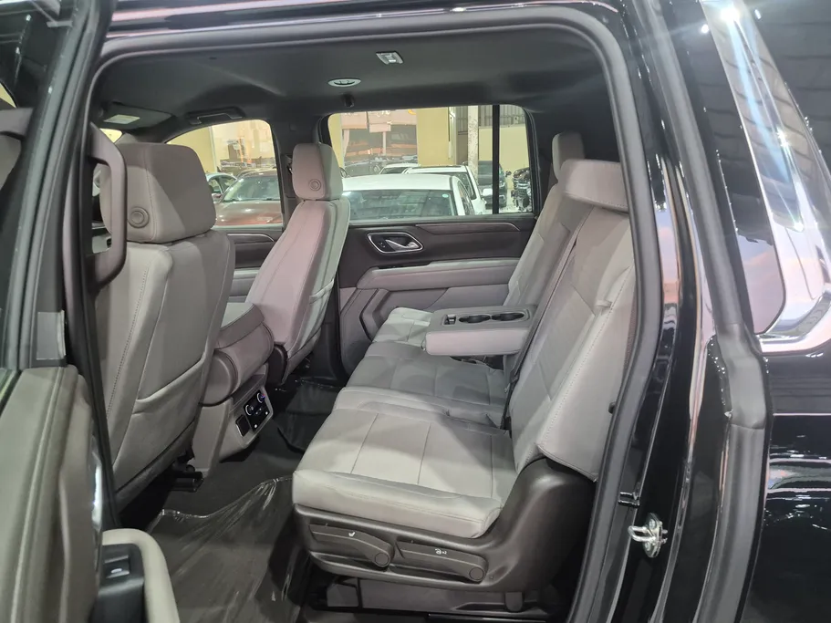 2024 Chevrolet Suburban LS 