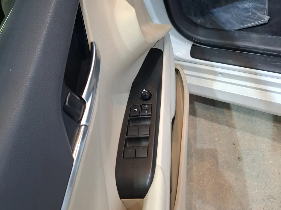 2023 Toyota Camry  LE HEV 