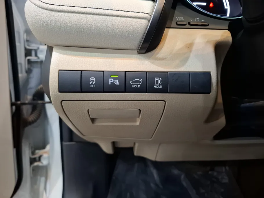 2023 Toyota Camry  LE HEV 