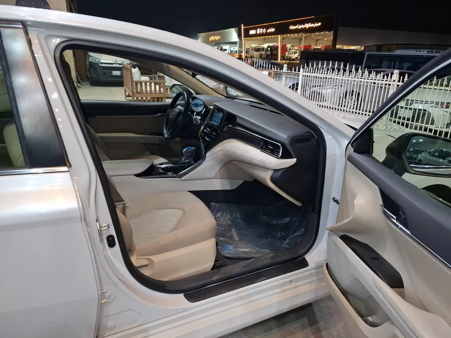 2023 Toyota Camry  LE HEV 