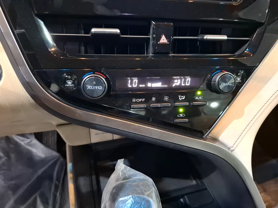 2023 Toyota Camry  LE HEV 