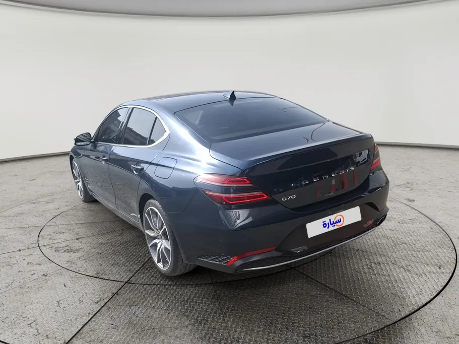 2024 Genesis G70 Prestige 