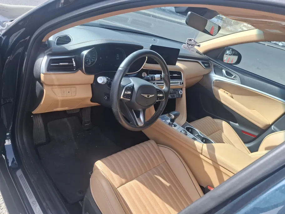 2024 Genesis G70 Prestige 