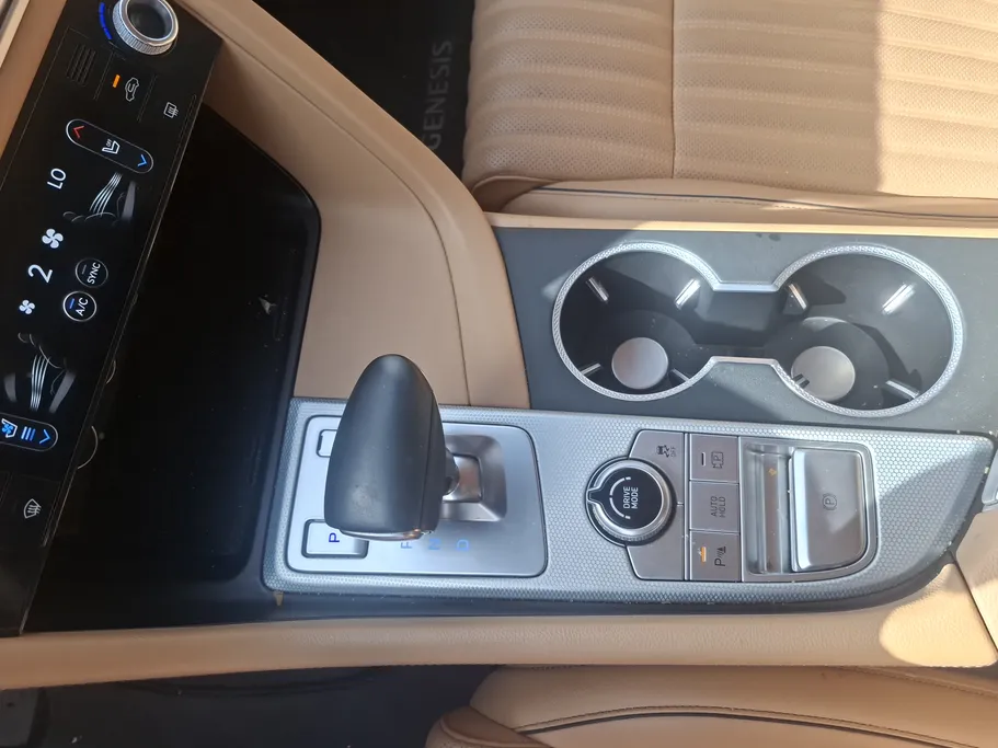 2024 Genesis G70 Prestige 
