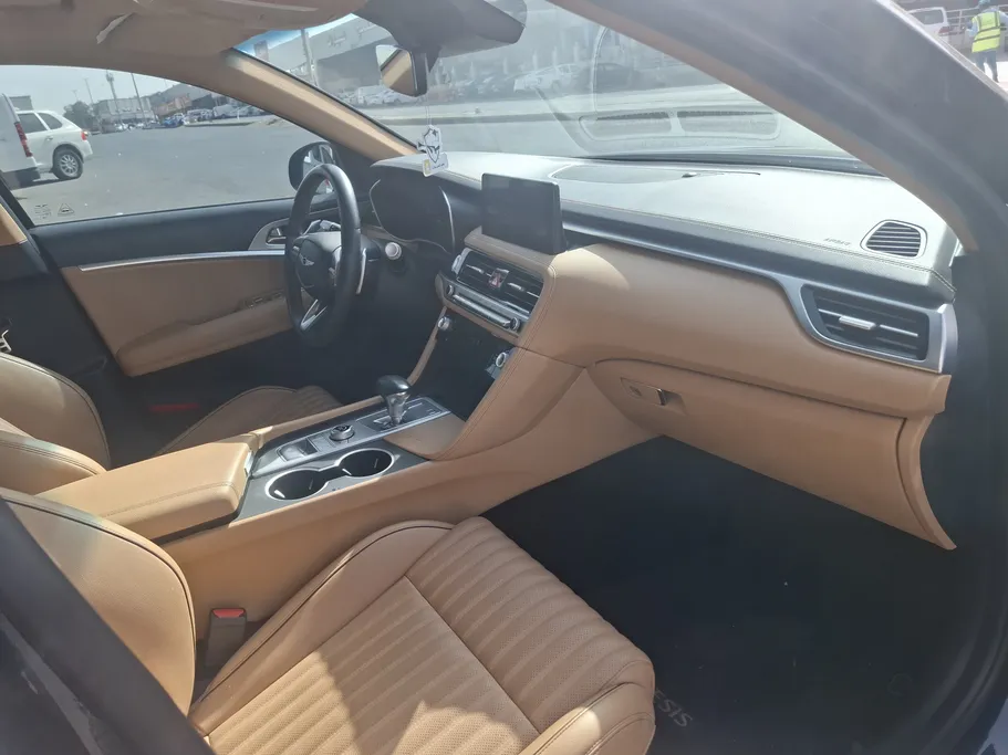 2024 Genesis G70 Prestige 