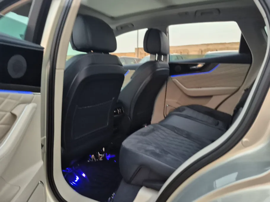 2023 Hongqi HS5 Deluxe 