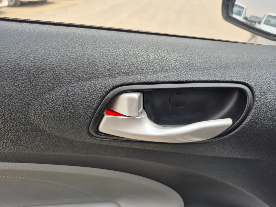 2025 Kia Pegas LX 