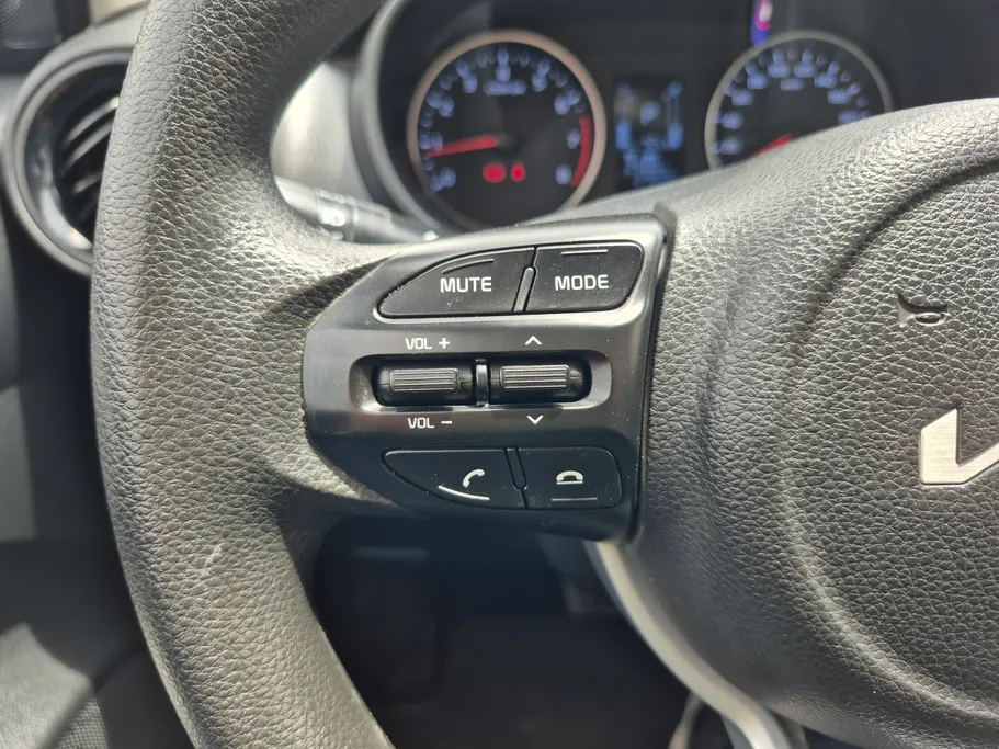 2025 Kia Pegas LX 