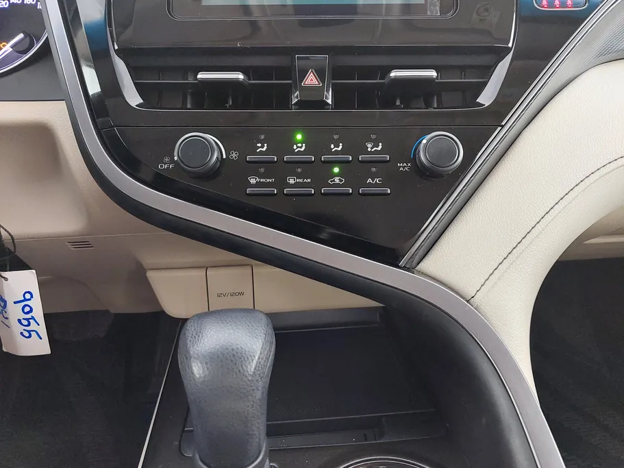 2022 تويوتا Camry  LE STD 