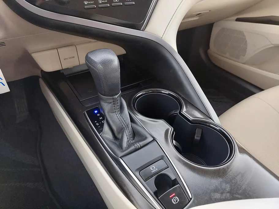 2022 تويوتا Camry  LE STD 