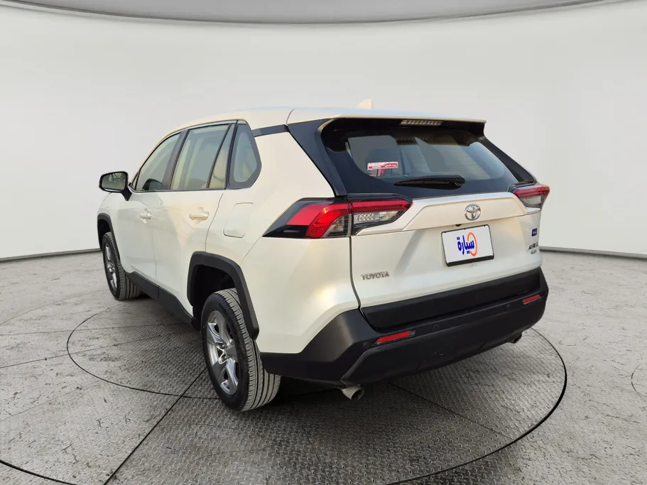 تويوتا راف فور LE 2023 