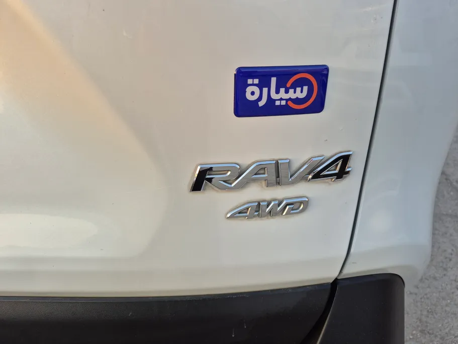 تويوتا راف فور LE 2023 