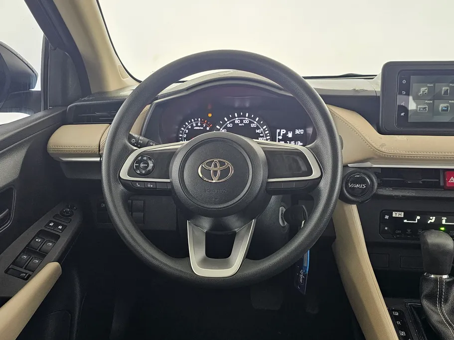 2024 Toyota Yaris  Y 