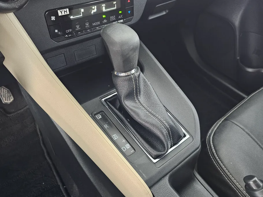2024 Toyota Yaris  Y 