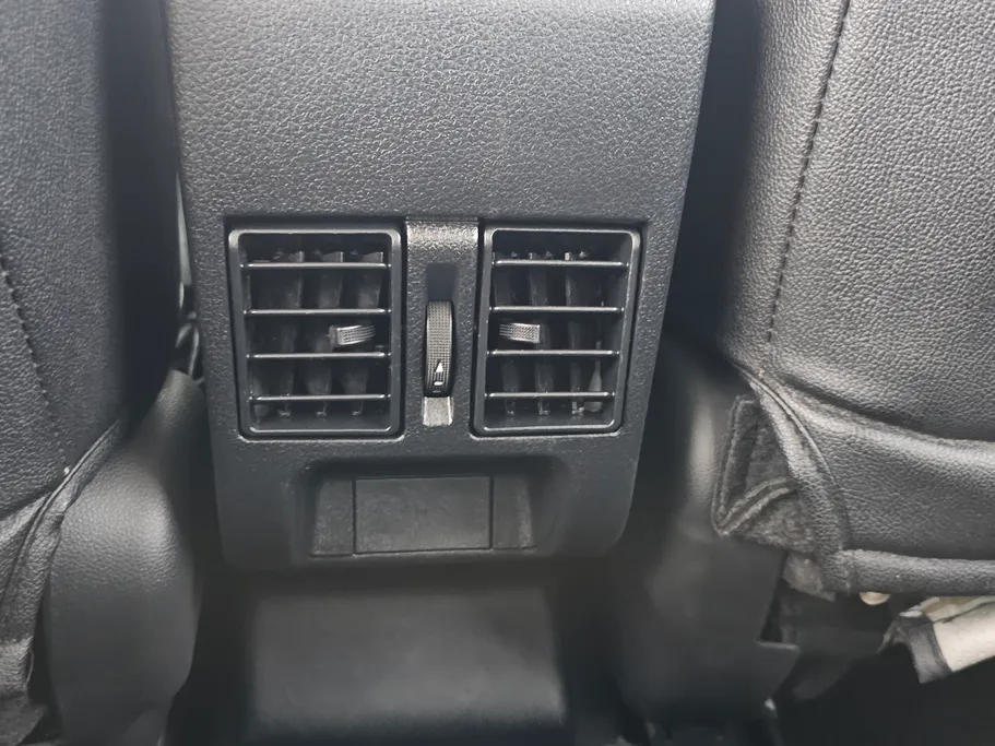 2024 Toyota Yaris  Y 