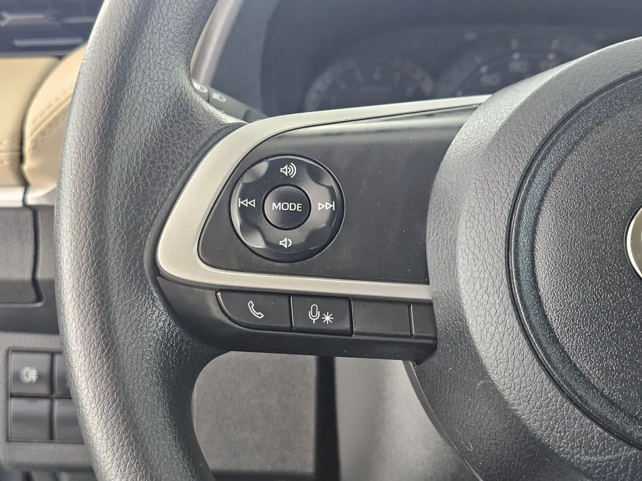 2024 Toyota Yaris  Y 